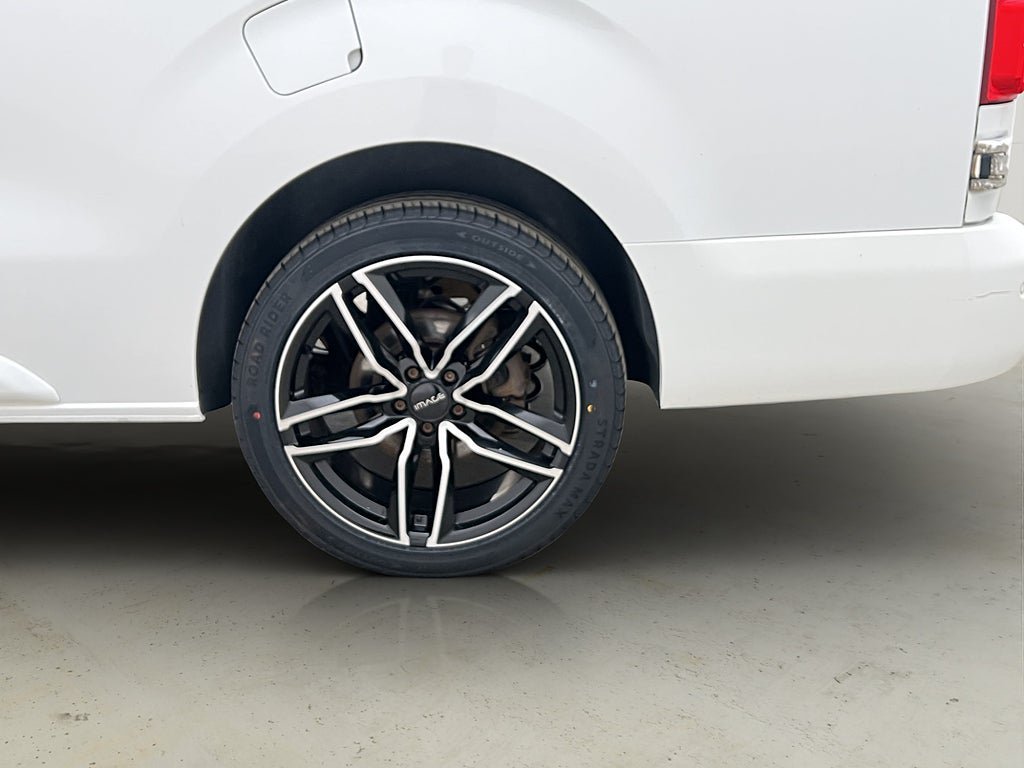 Vehicle Image 31