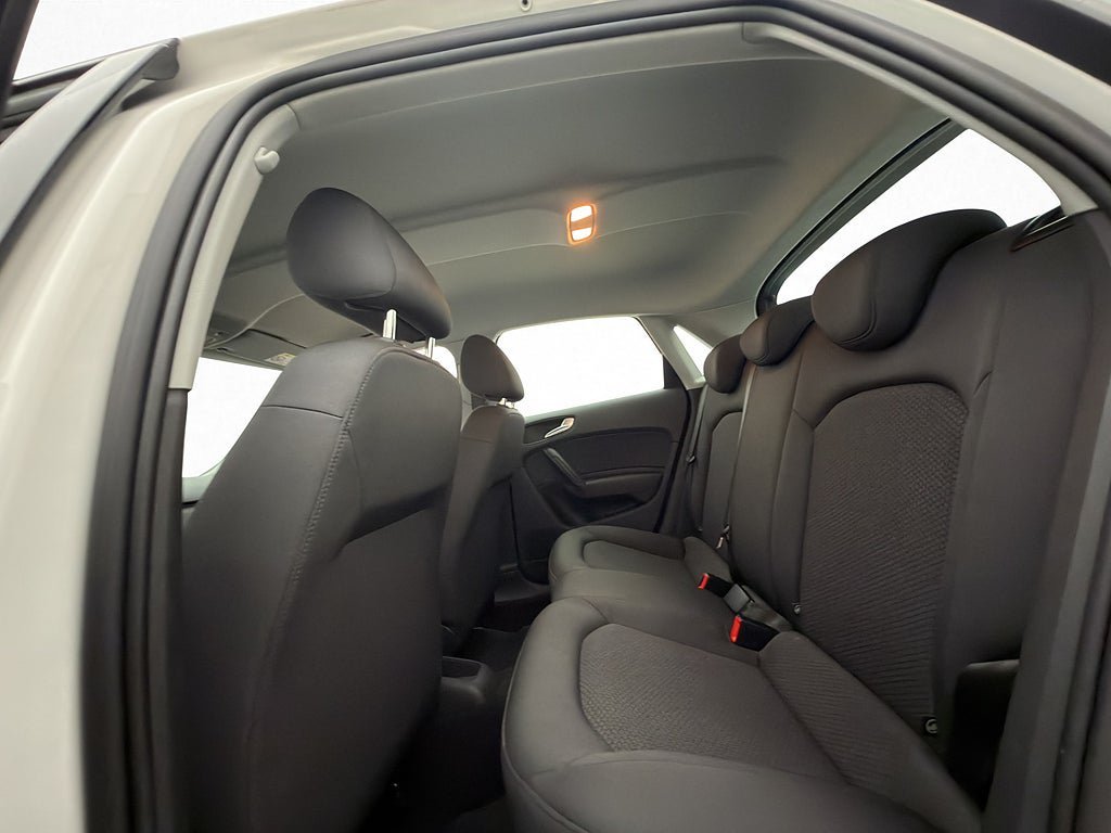 Vehicle Image 22