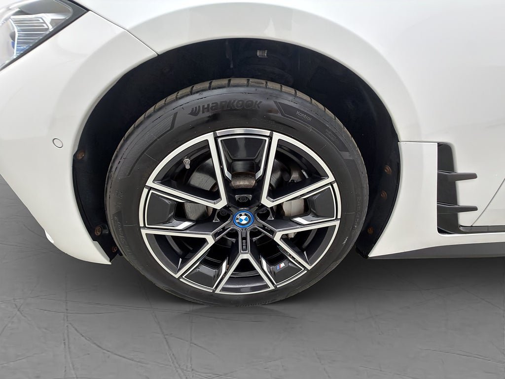 Vehicle Image 37