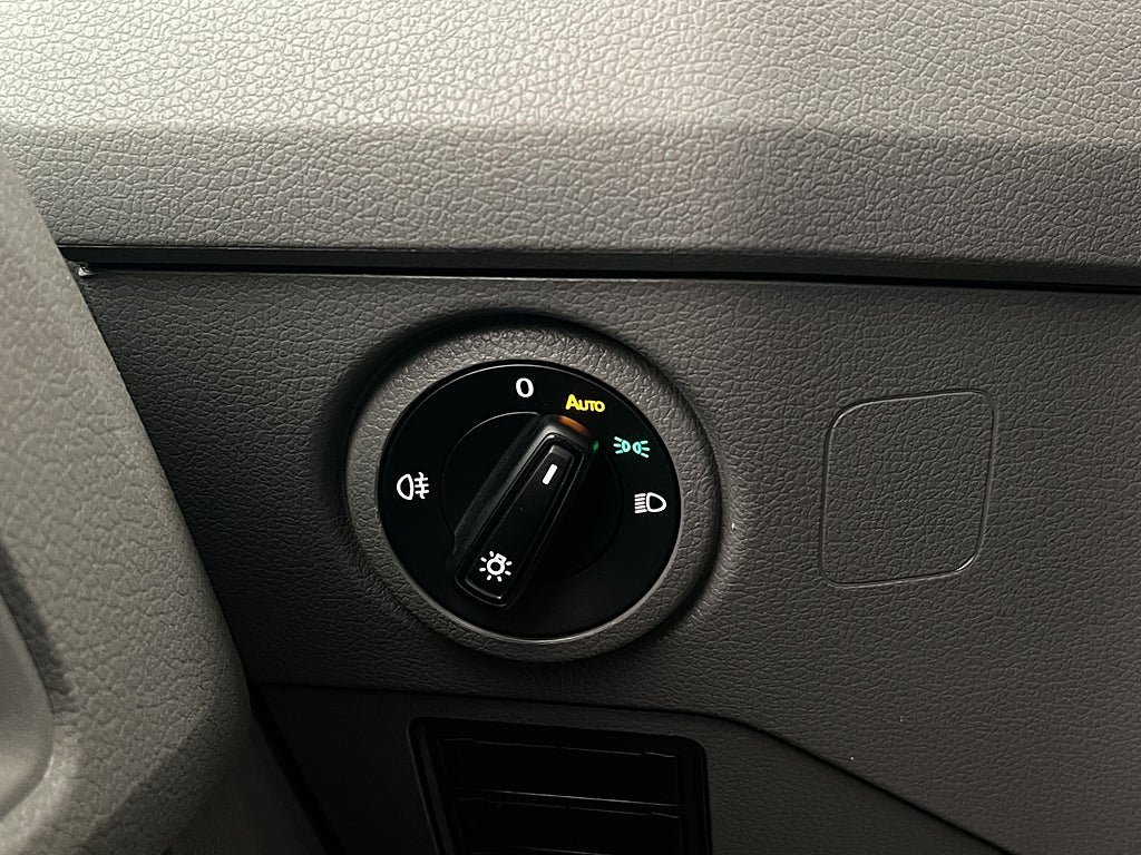 Vehicle Image 24