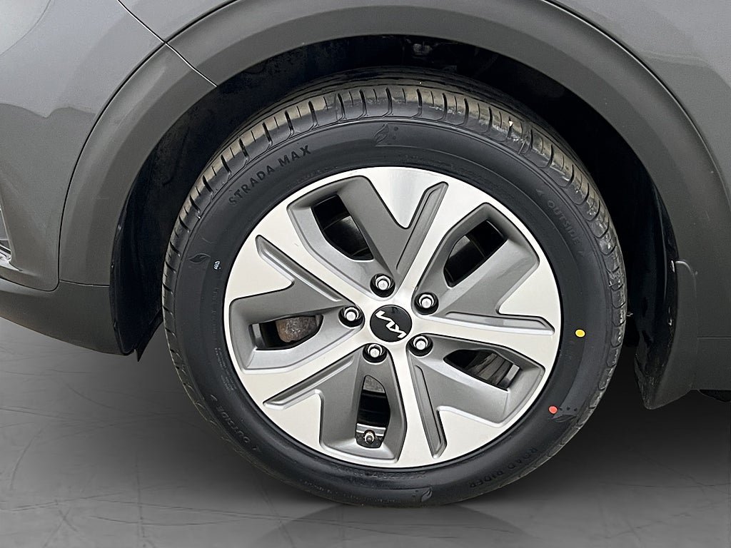 Vehicle Image 32