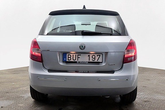 Vehicle Image 6