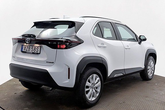 Vehicle Image 6