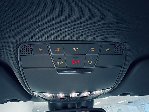 Vehicle Image 26