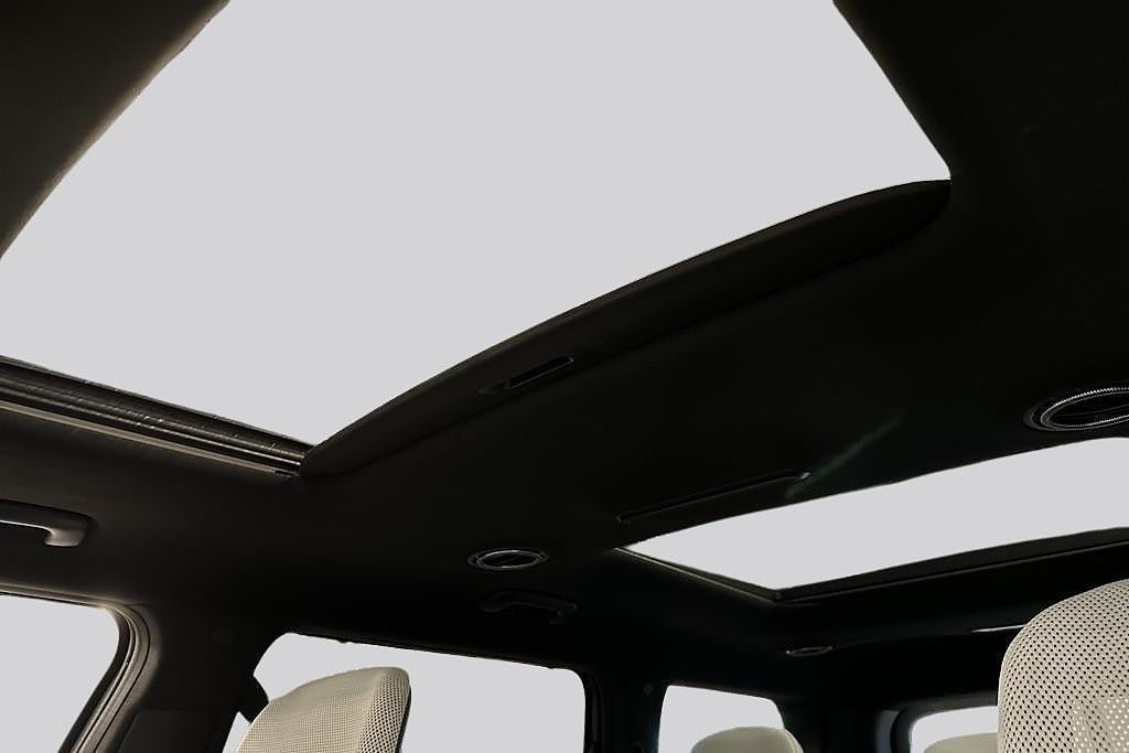 Vehicle Image 26