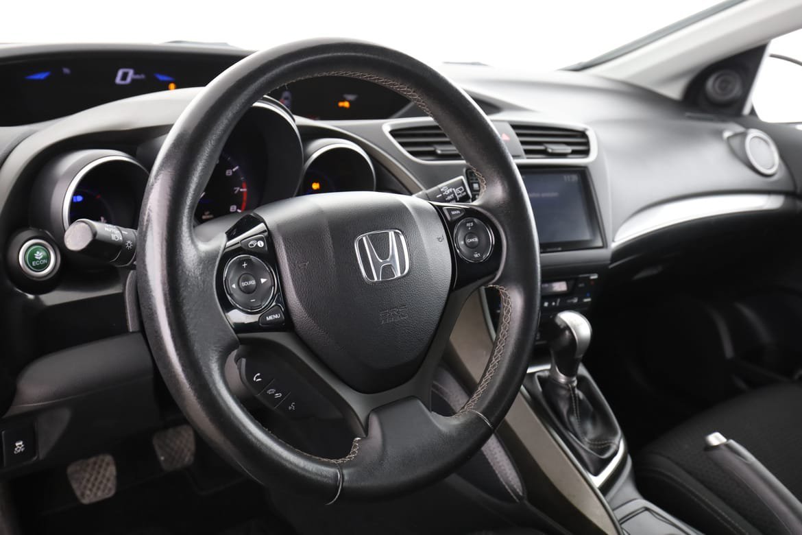 Vehicle Image 12