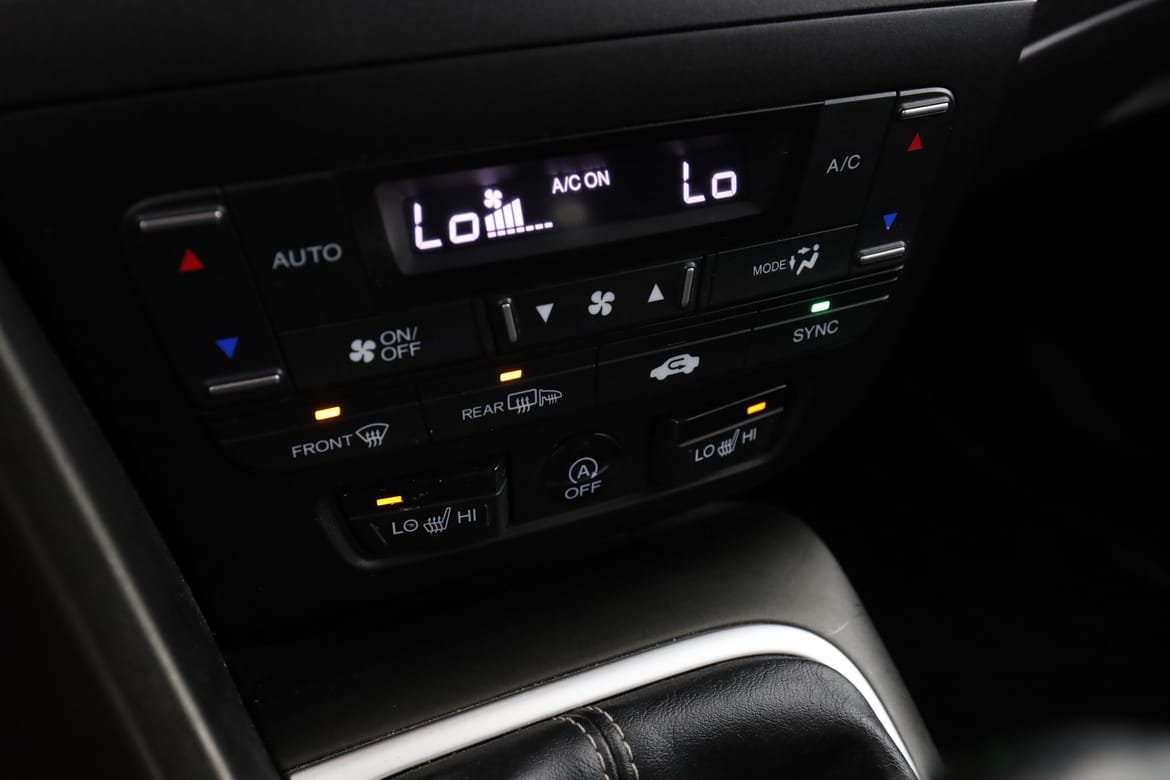 Vehicle Image 25