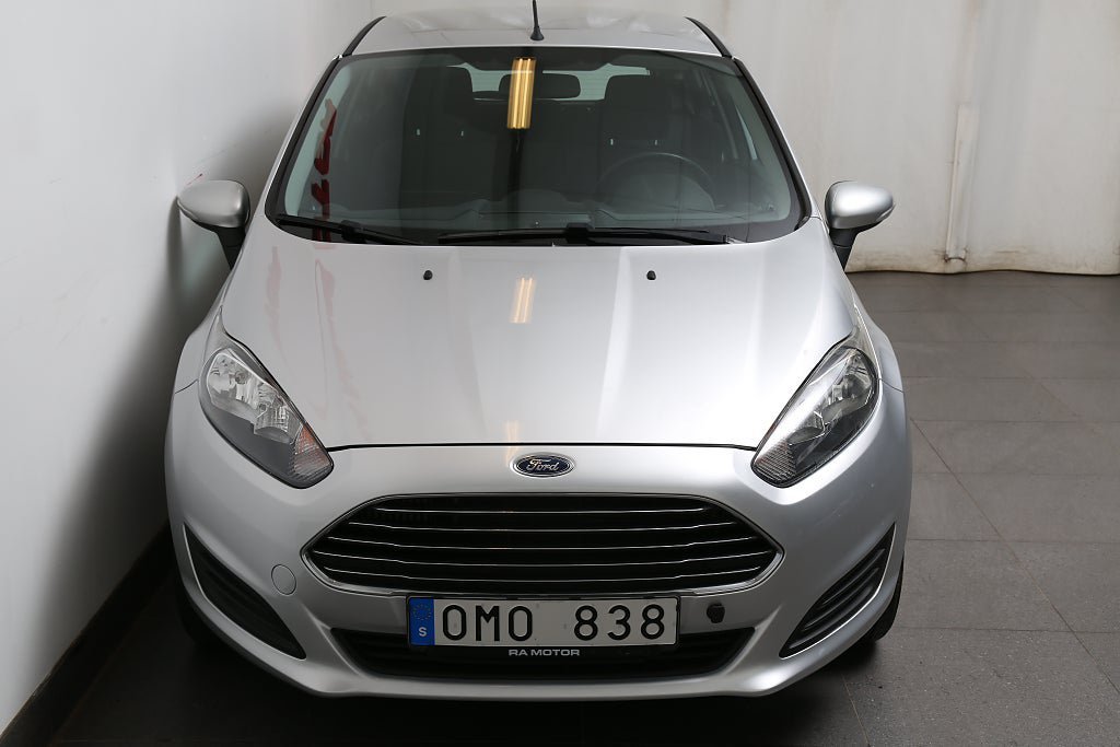 Vehicle Image 6