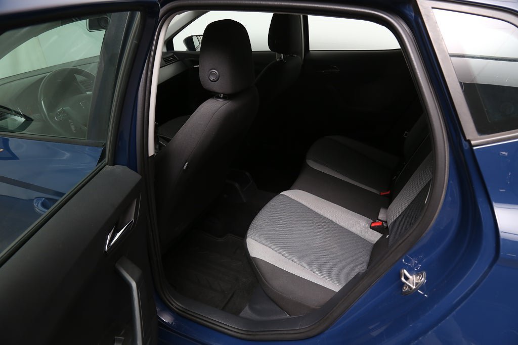 Vehicle Image 24