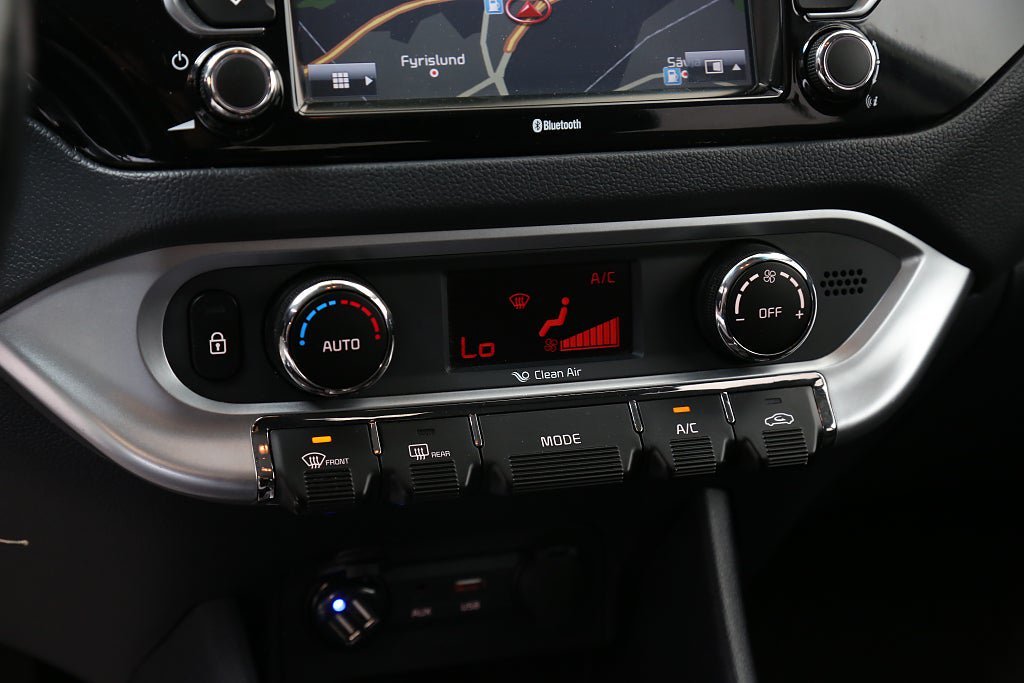 Vehicle Image 23