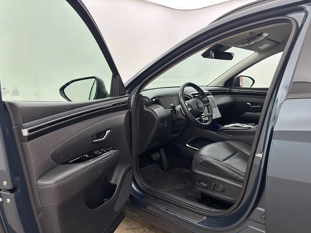 Vehicle Image 12