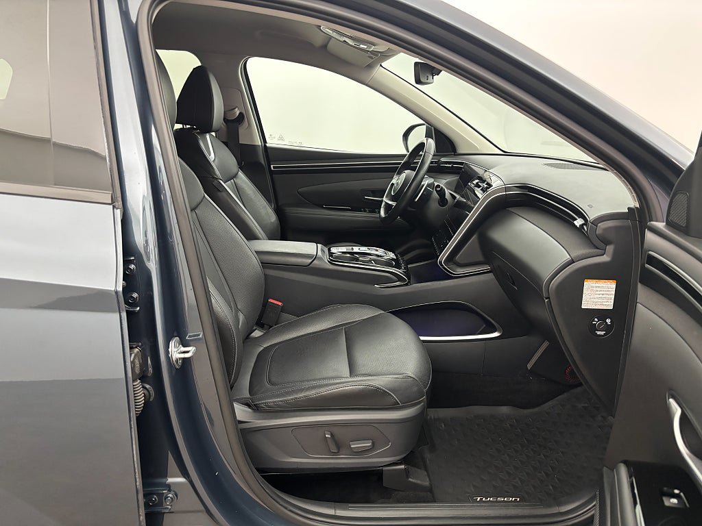 Vehicle Image 23