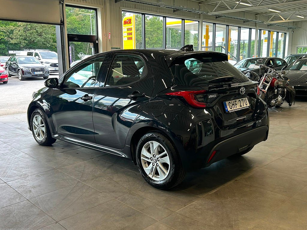 Vehicle Image 5