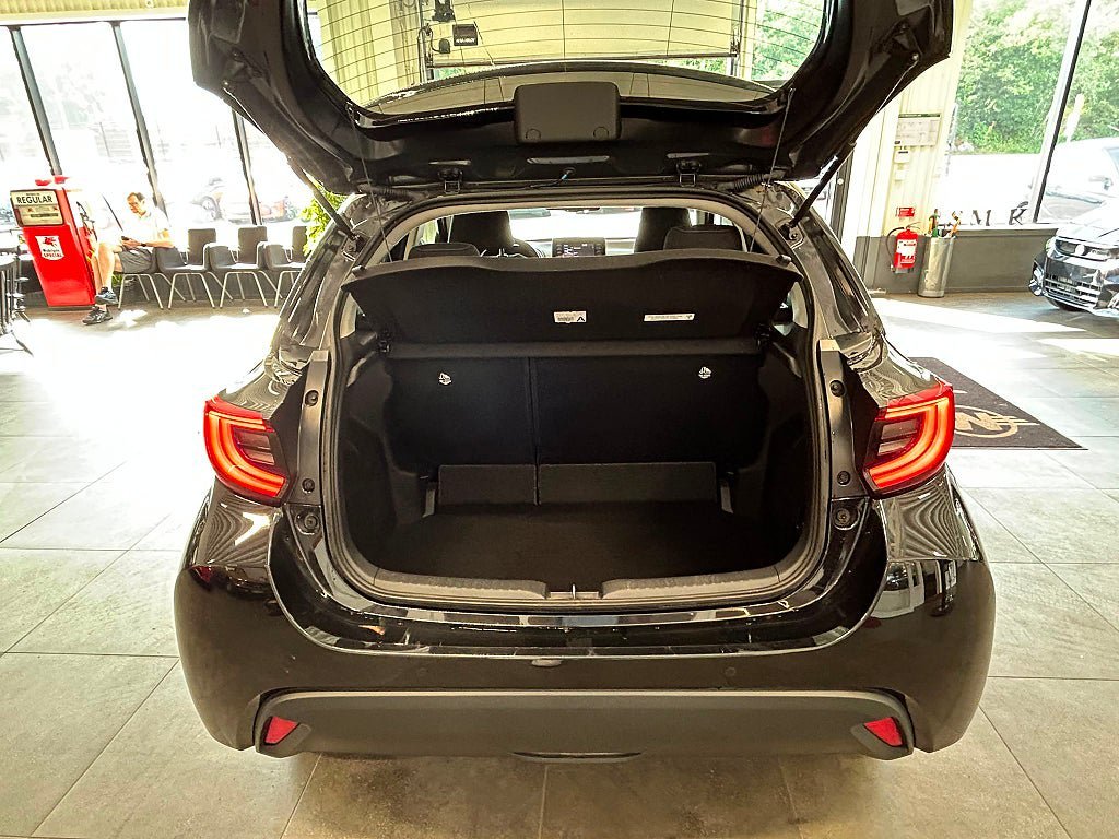 Vehicle Image 7