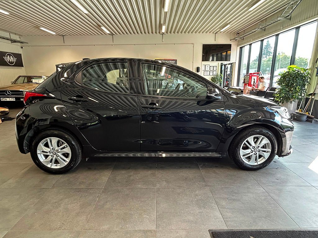 Vehicle Image 9