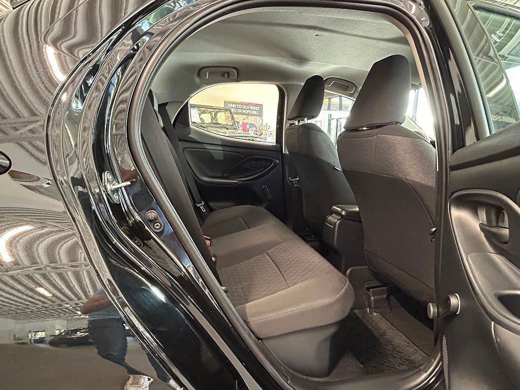 Vehicle Image 11