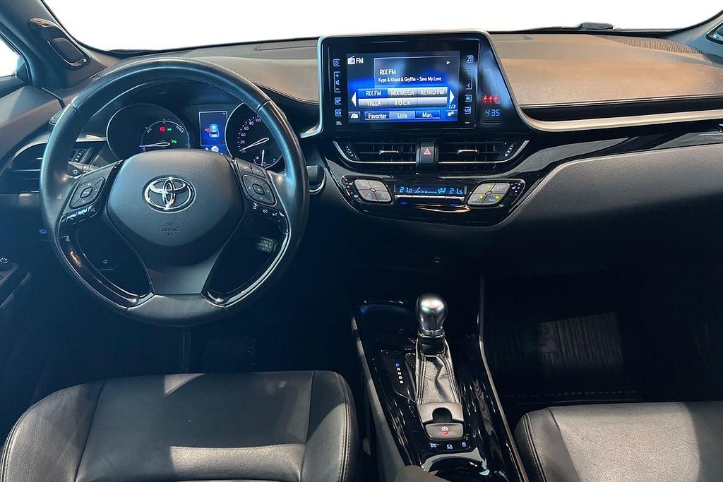 Vehicle Image 10