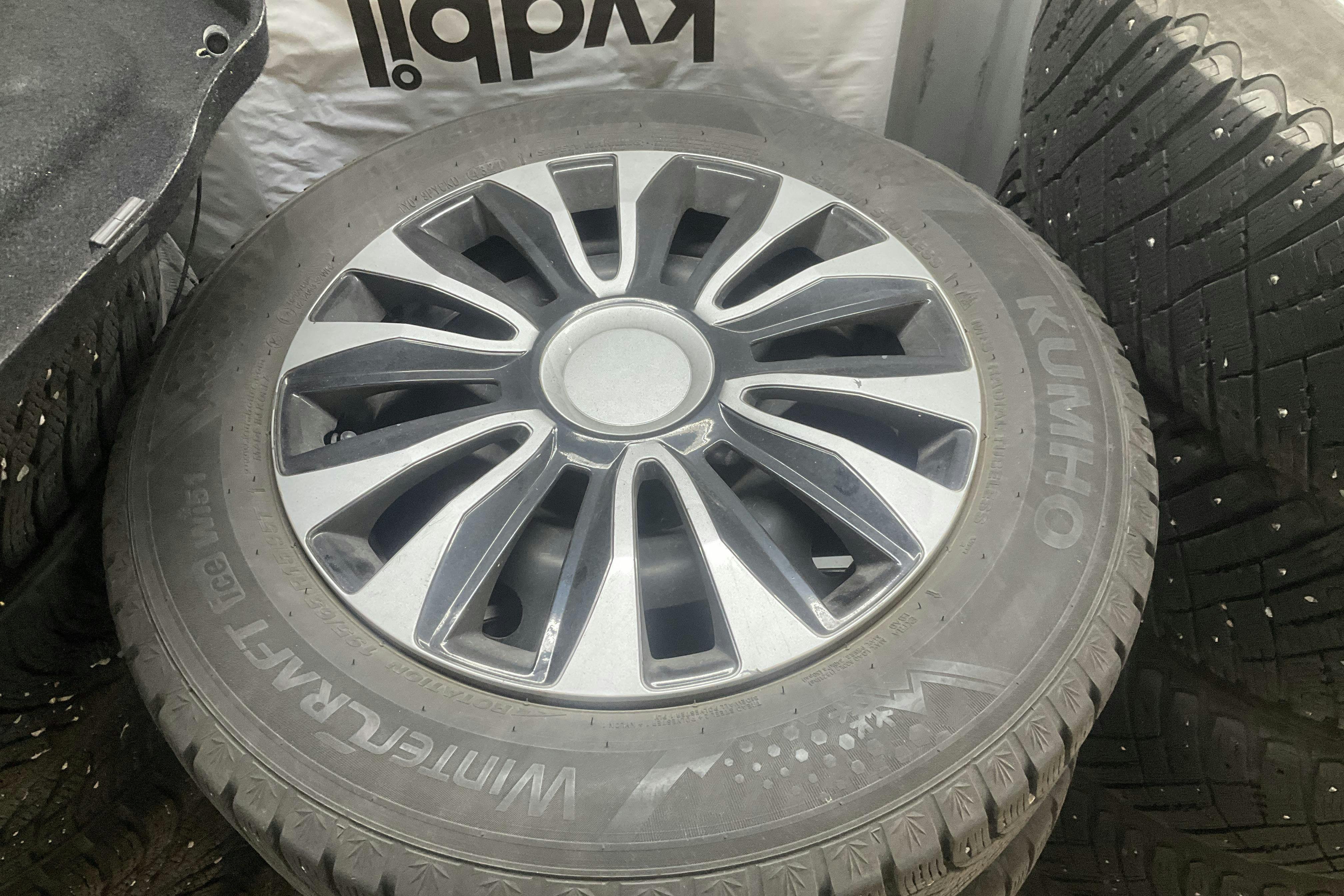 Vehicle Image 11
