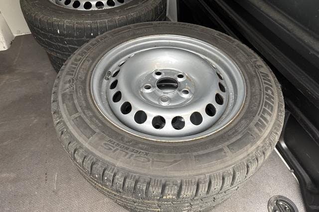 Vehicle Image 13