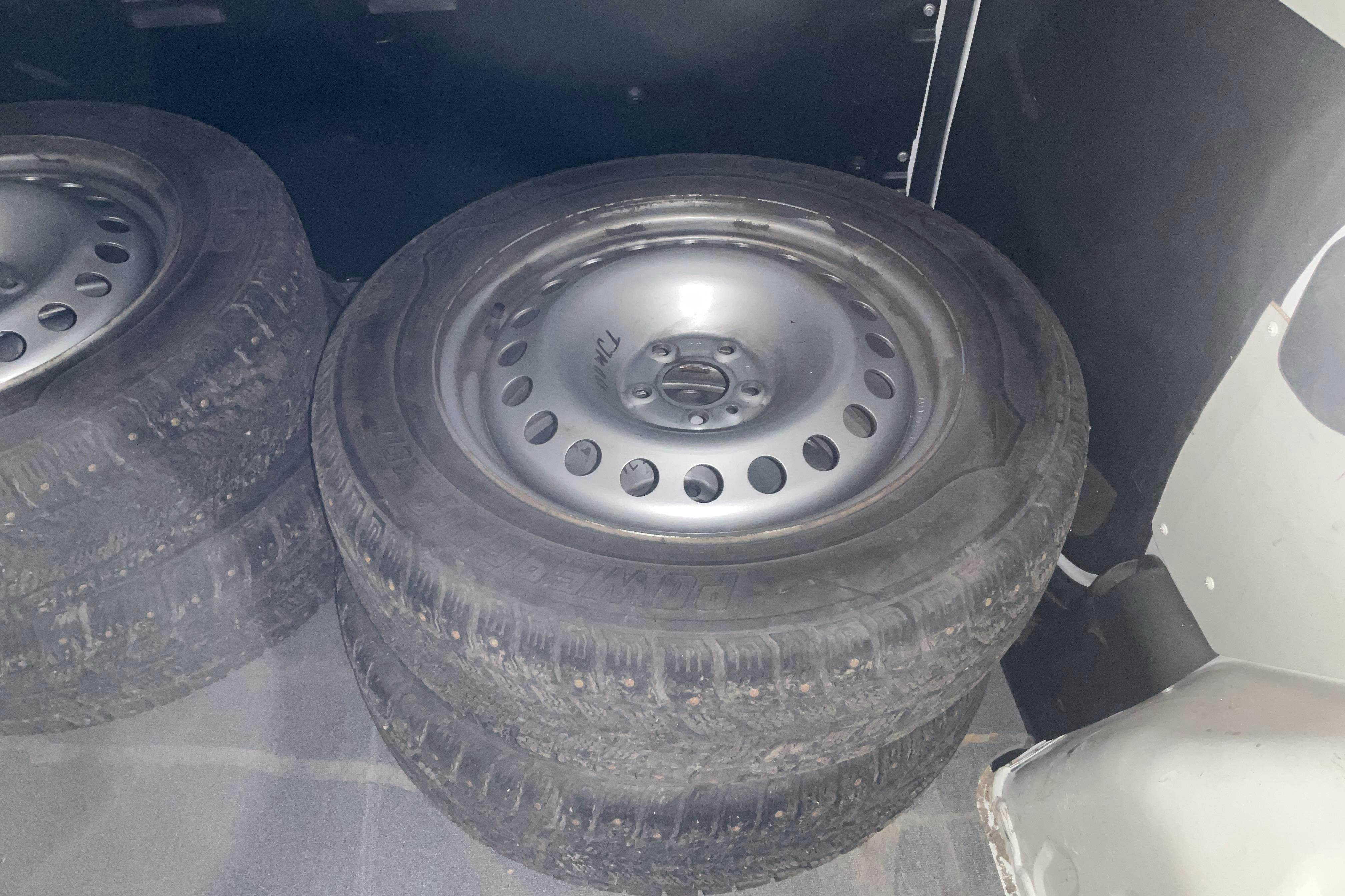 Vehicle Image 10