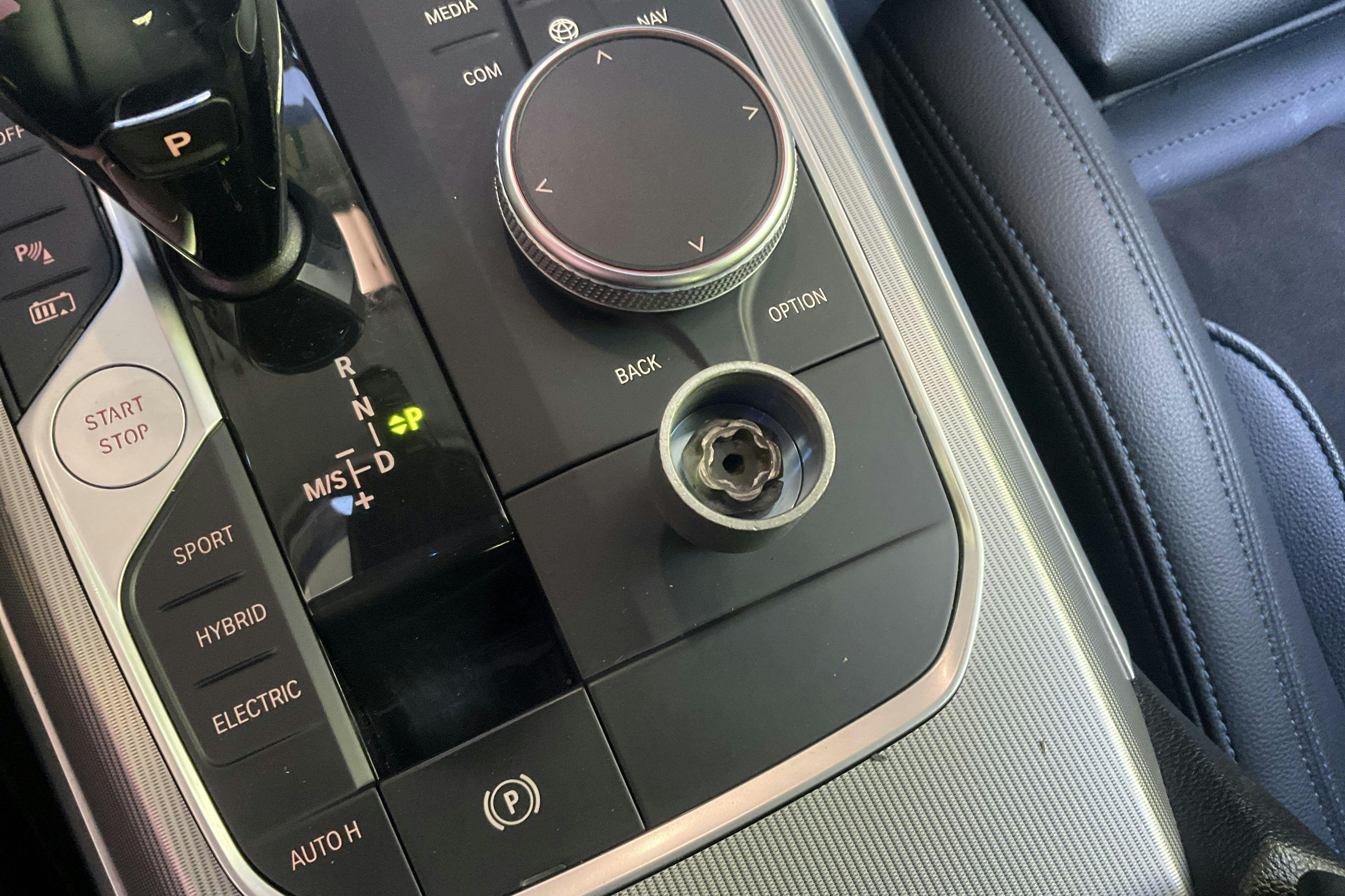 Vehicle Image 16