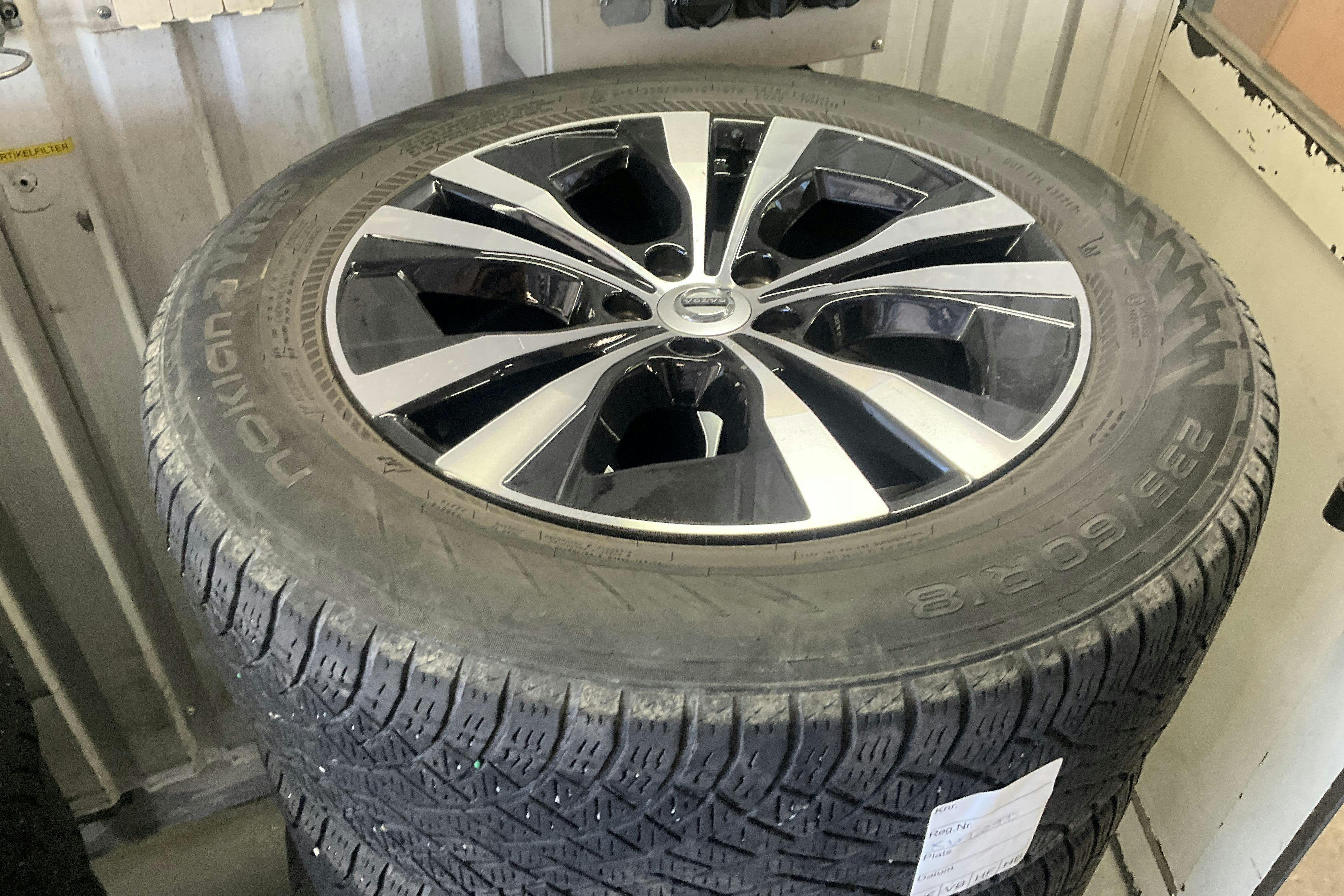 Vehicle Image 16