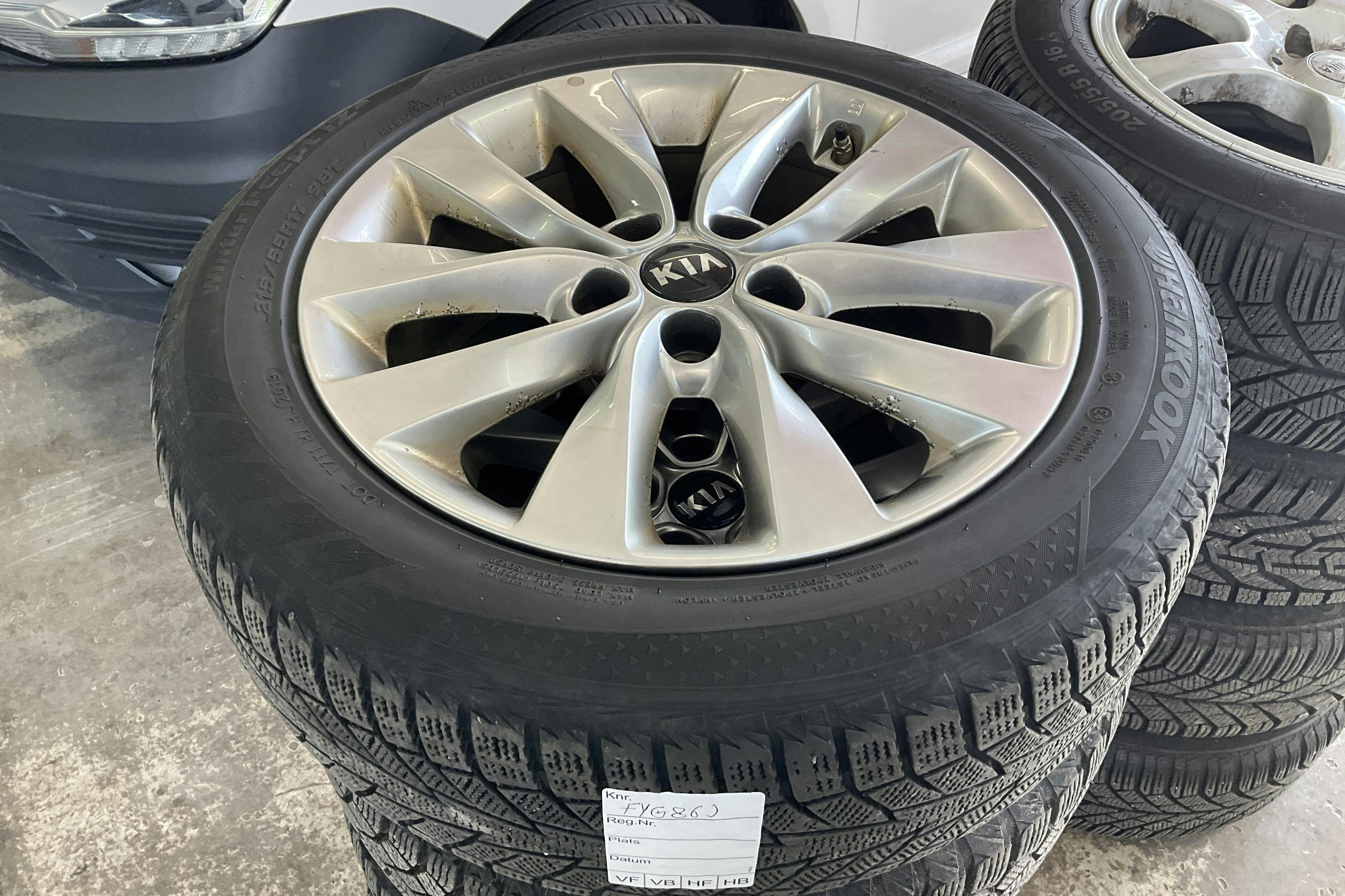Vehicle Image 16