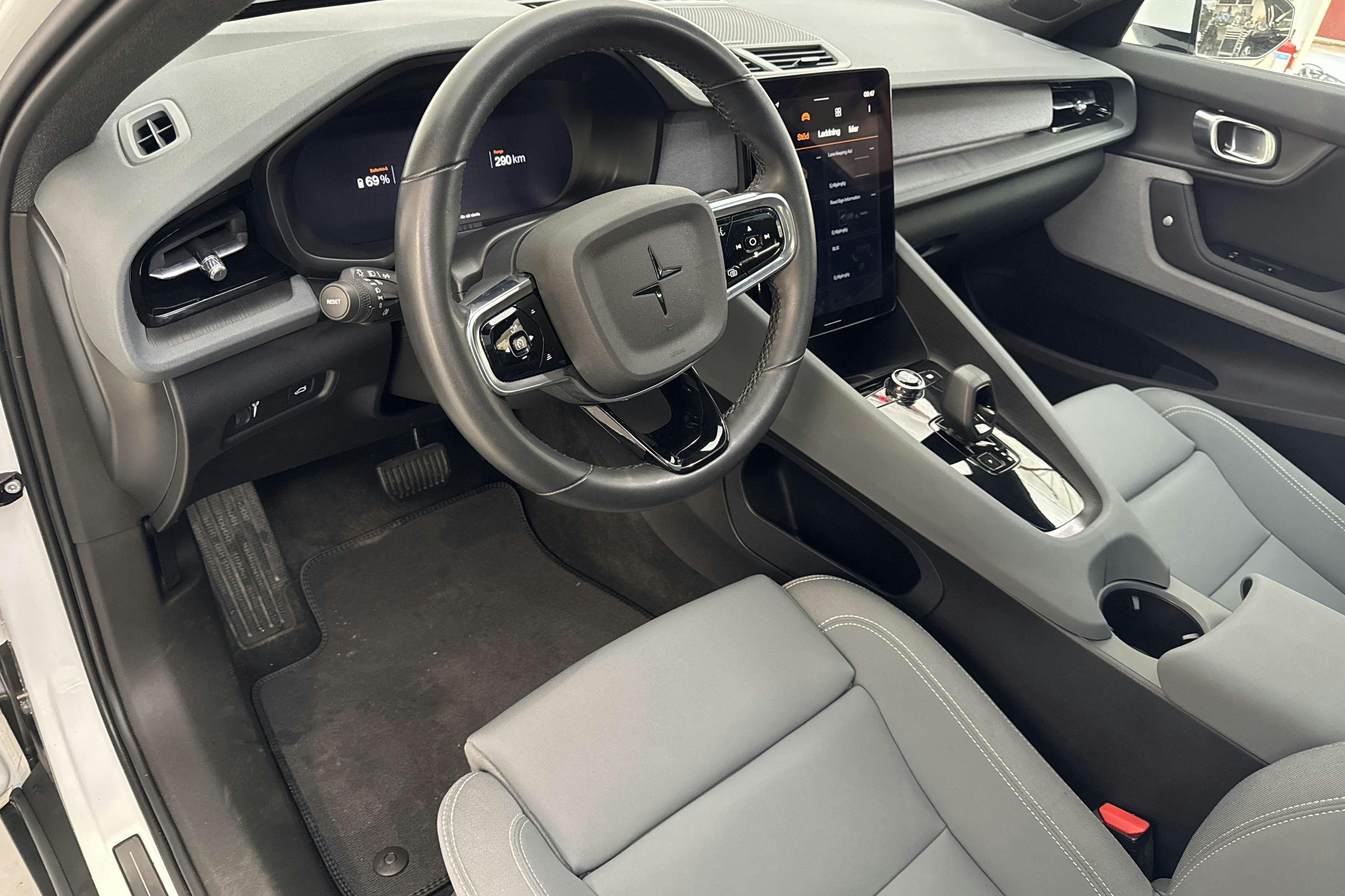 Vehicle Image 15