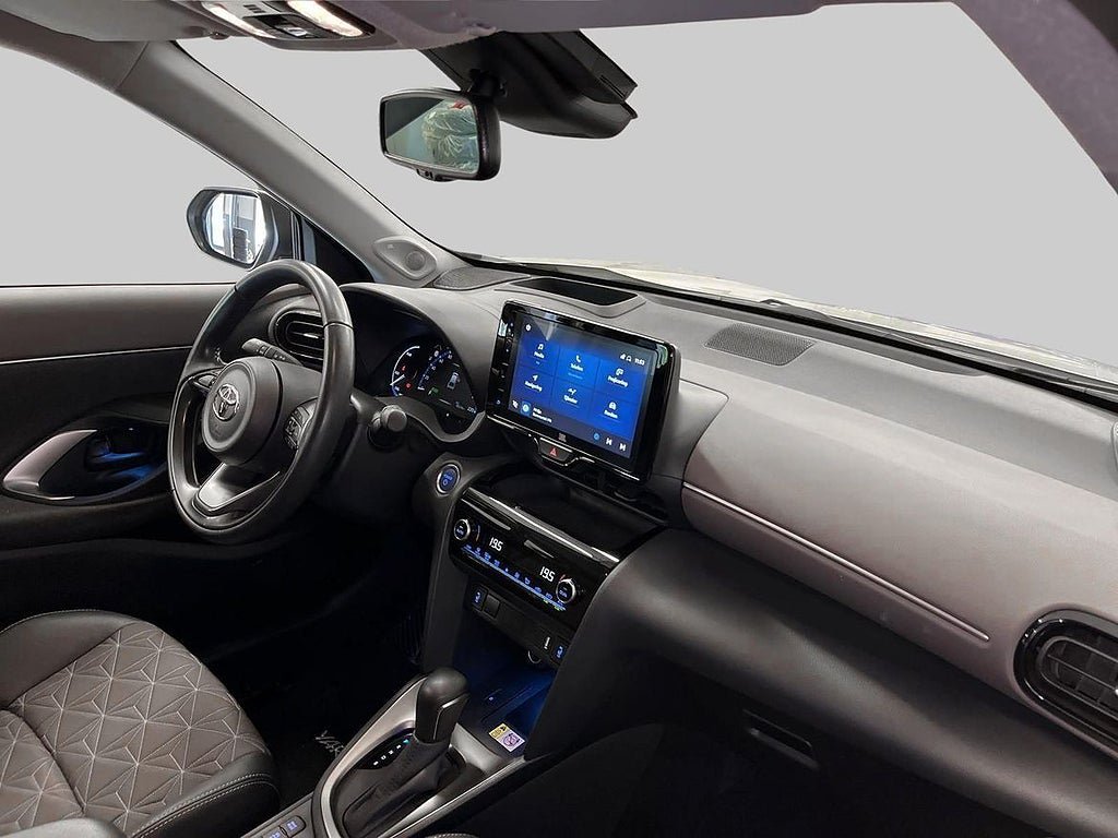 Vehicle Image 10