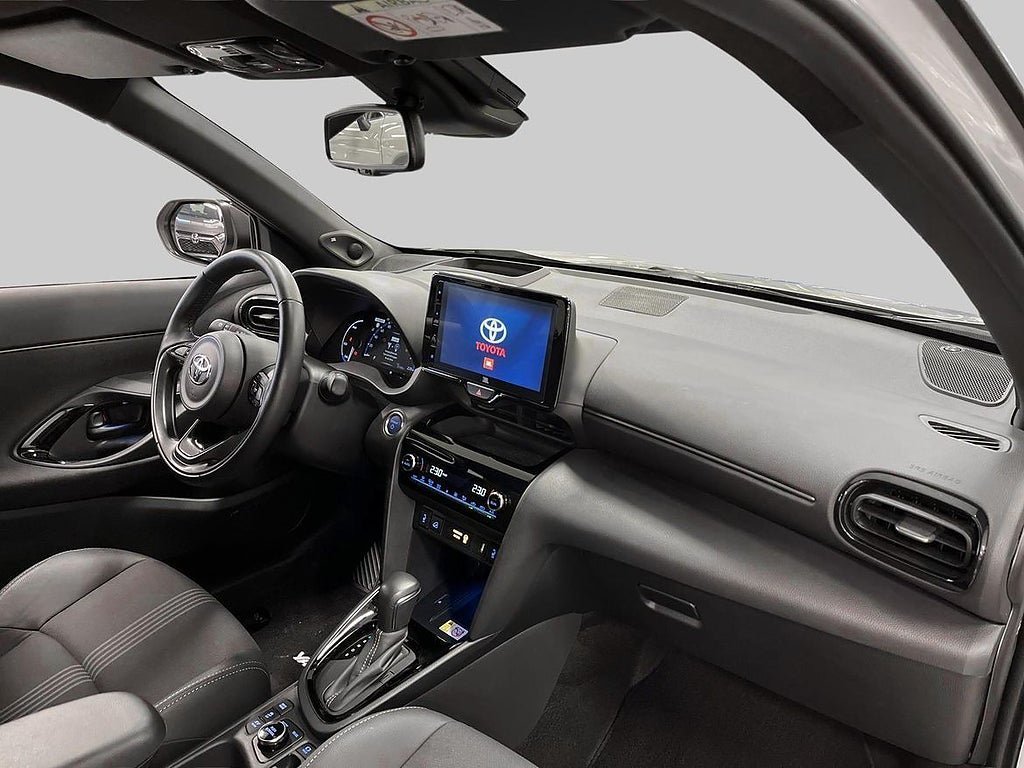 Vehicle Image 10