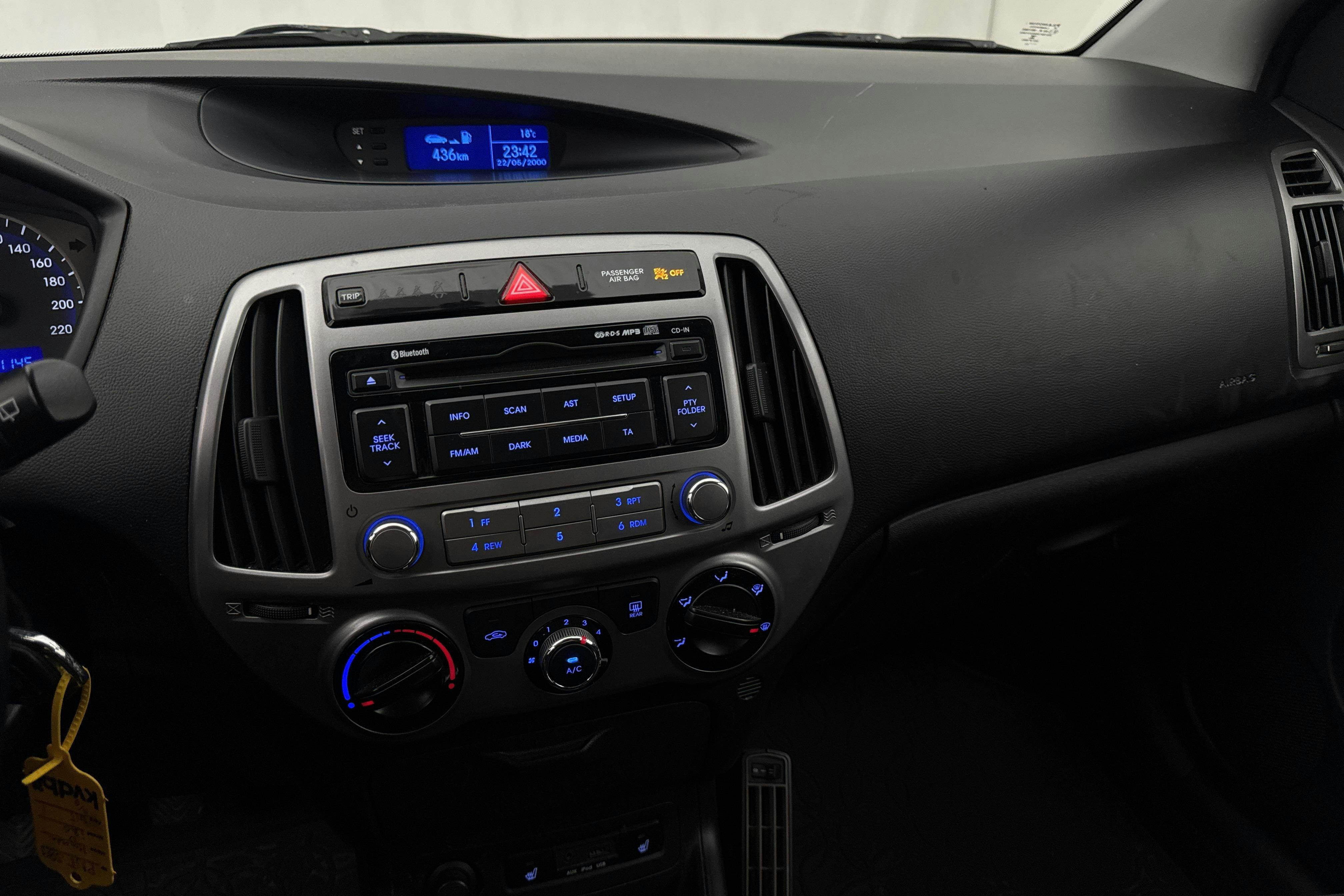 Vehicle Image 12