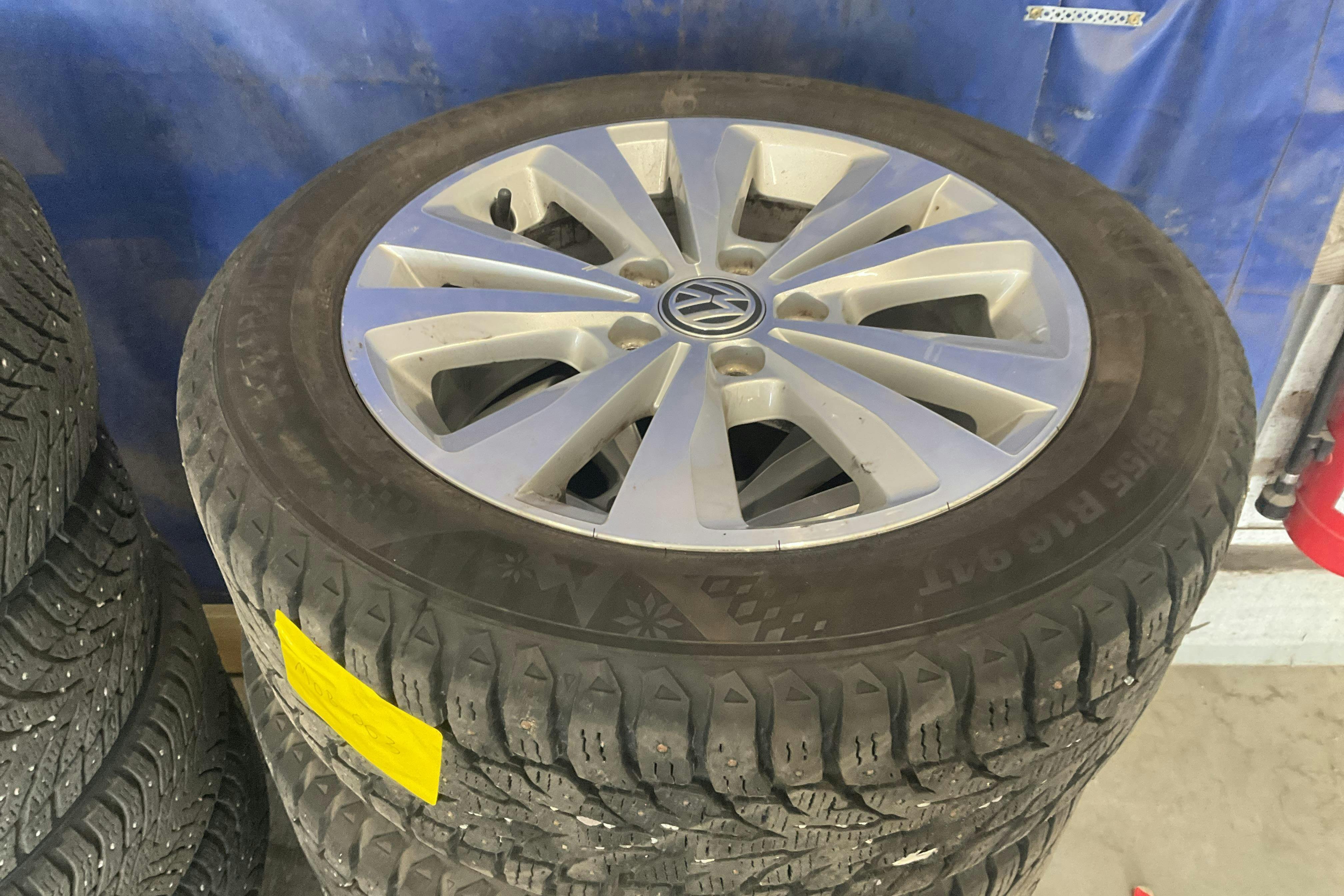 Vehicle Image 12