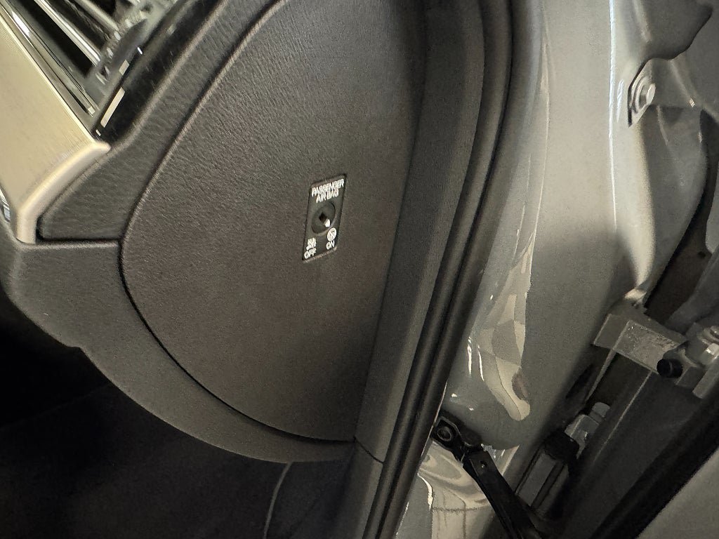 Vehicle Image 23