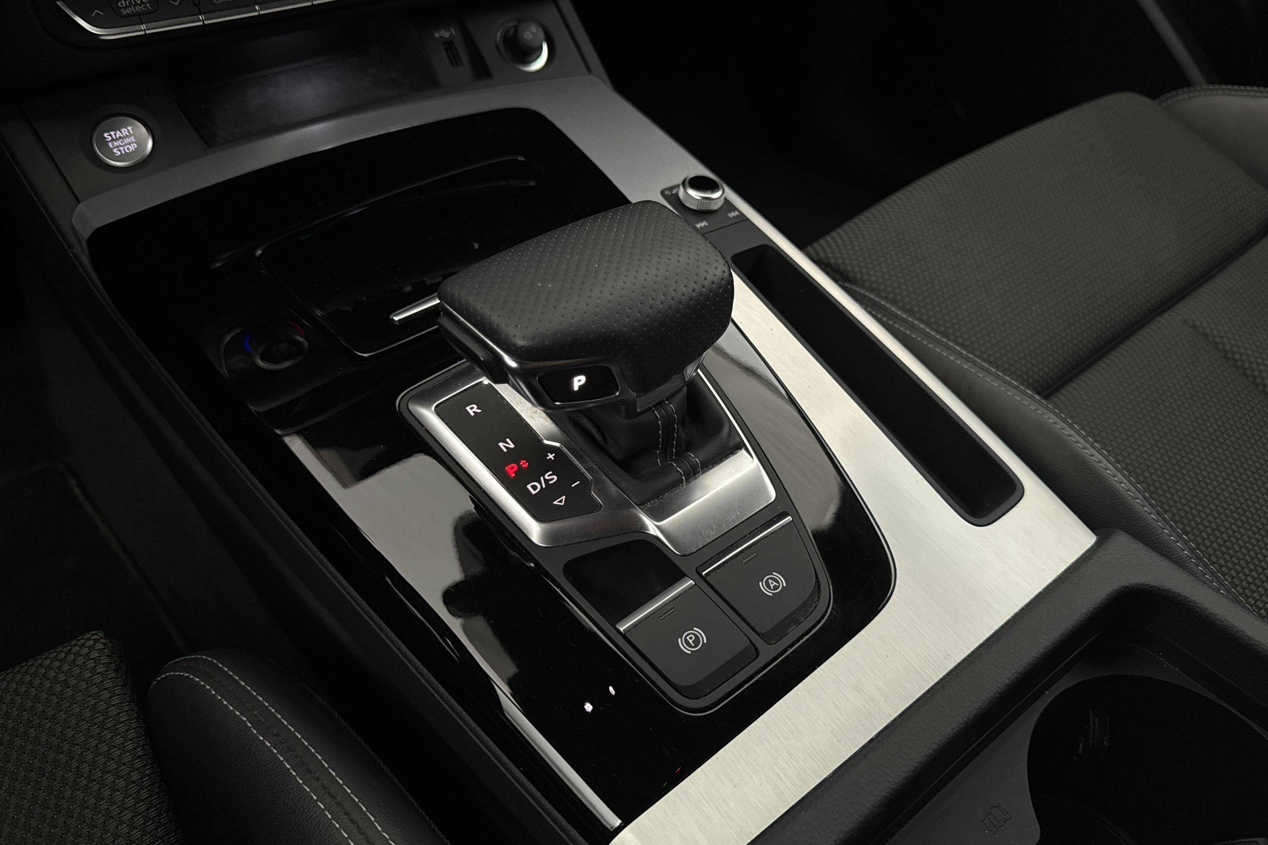 Vehicle Image 16