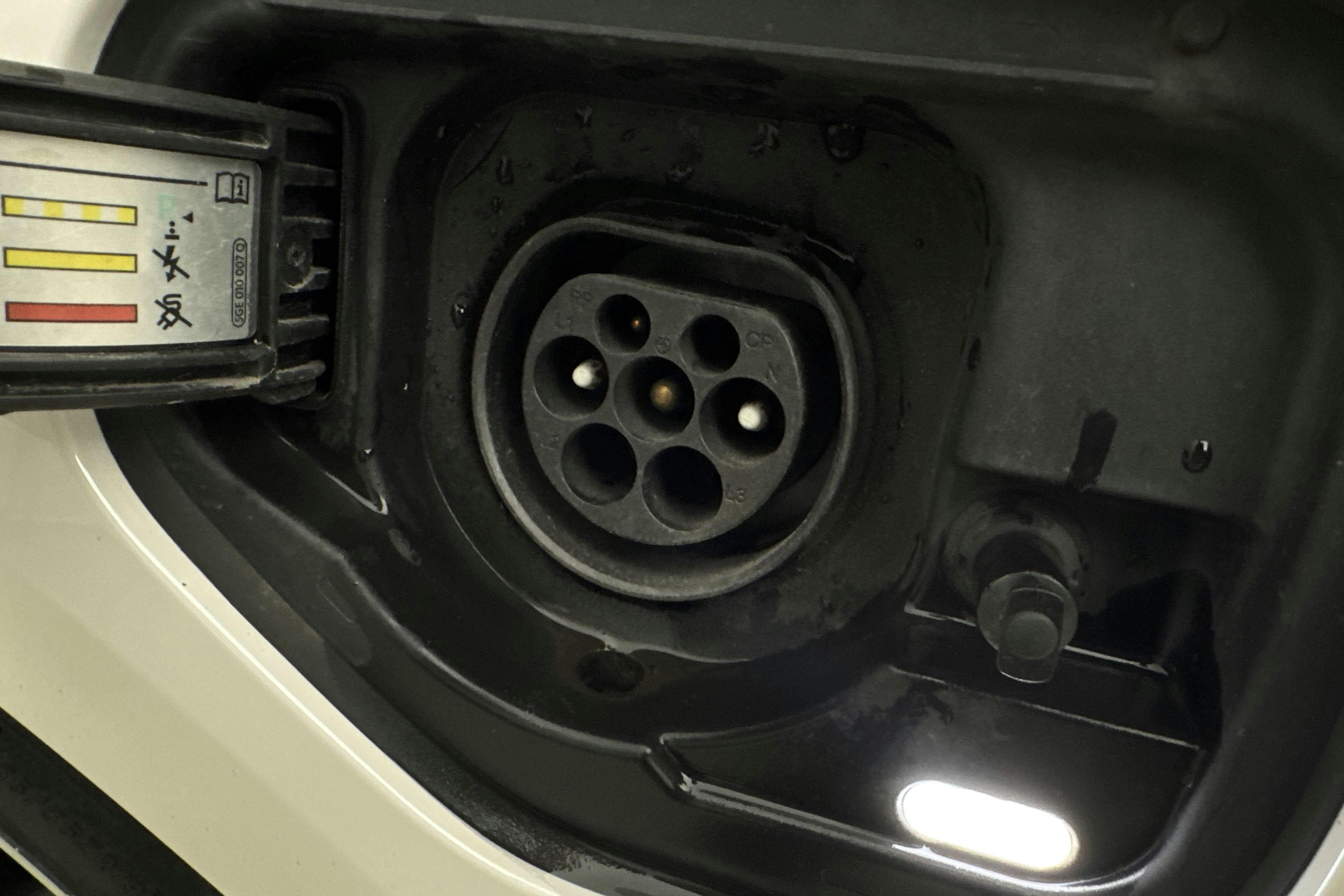 Vehicle Image 18
