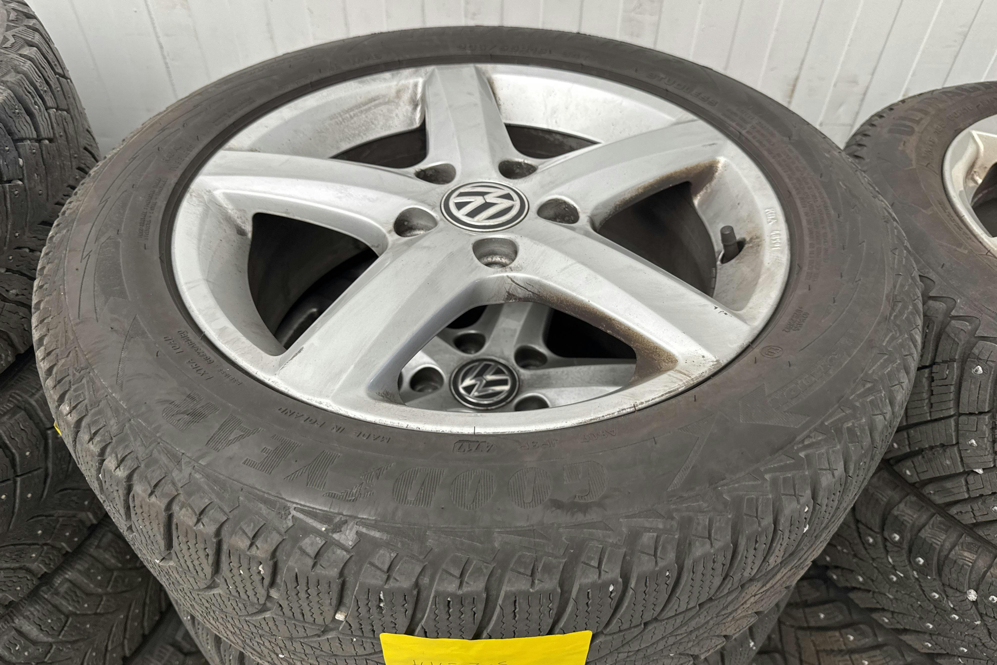 Vehicle Image 15