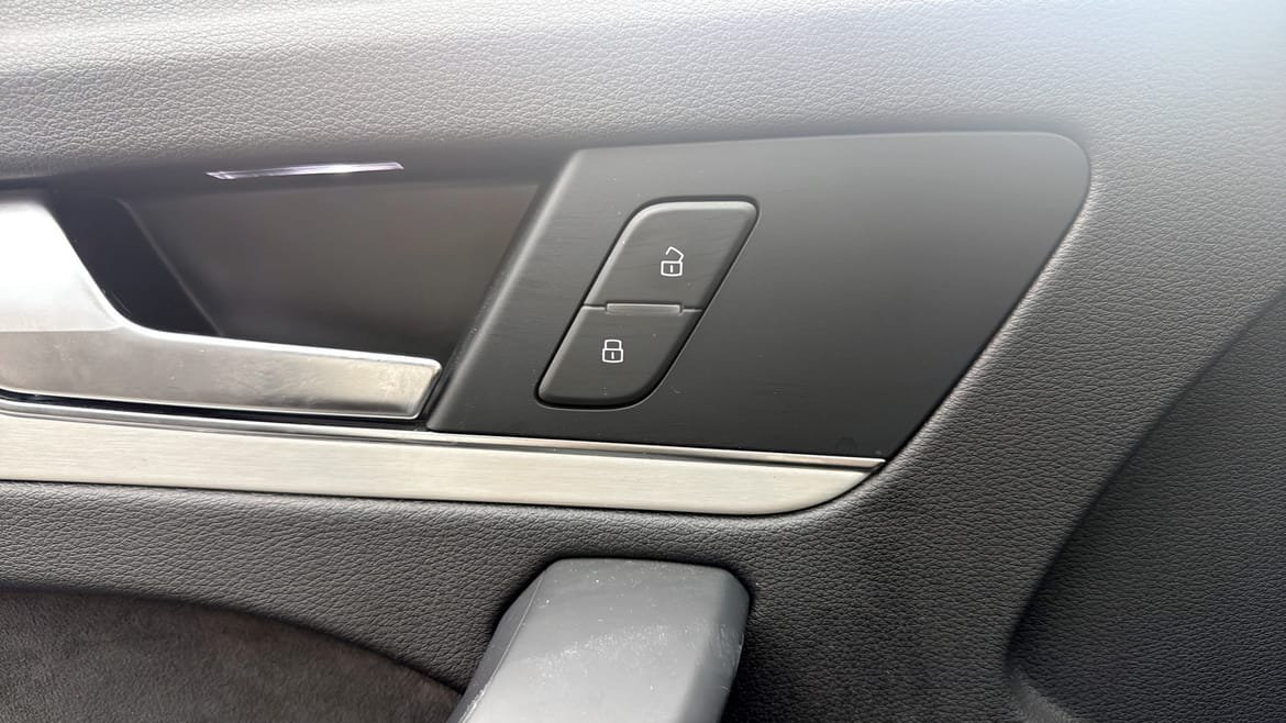 Vehicle Image 17