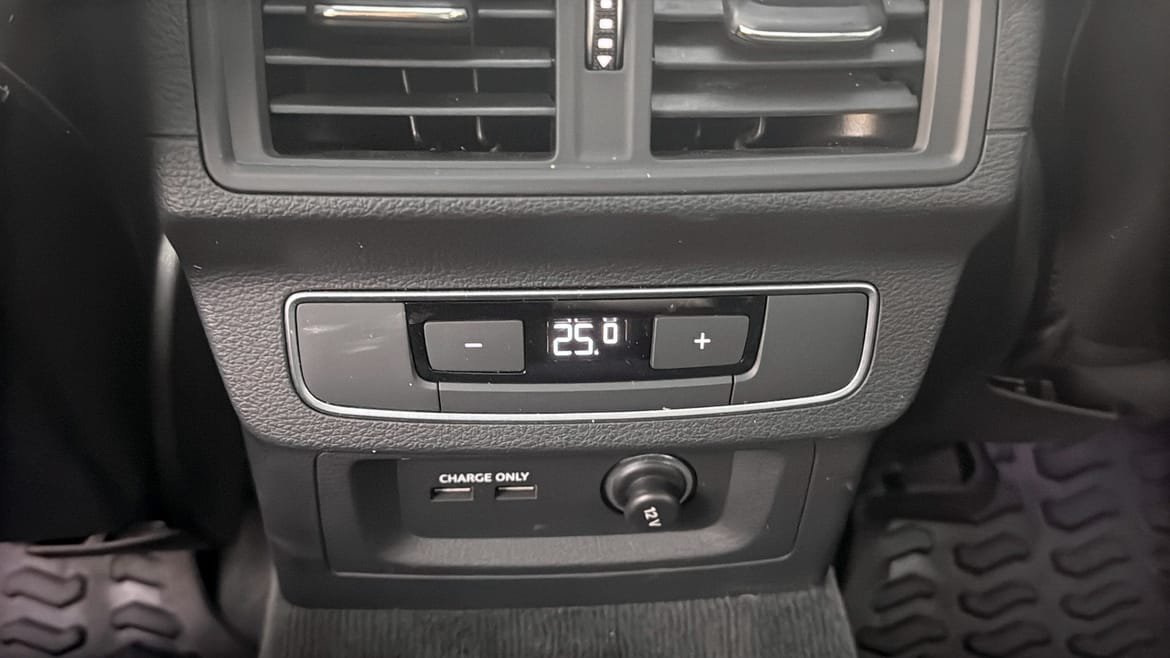 Vehicle Image 24