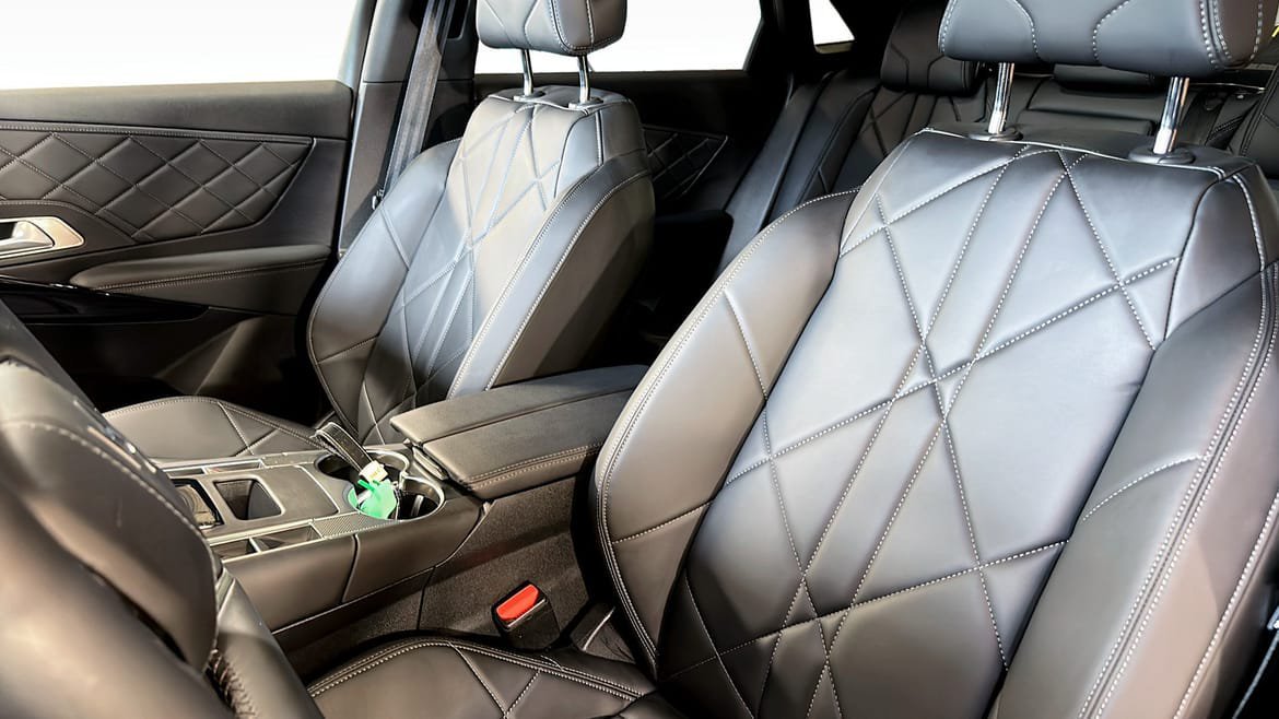 Vehicle Image 8