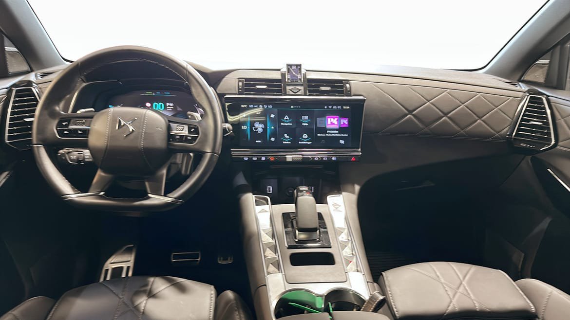 Vehicle Image 10