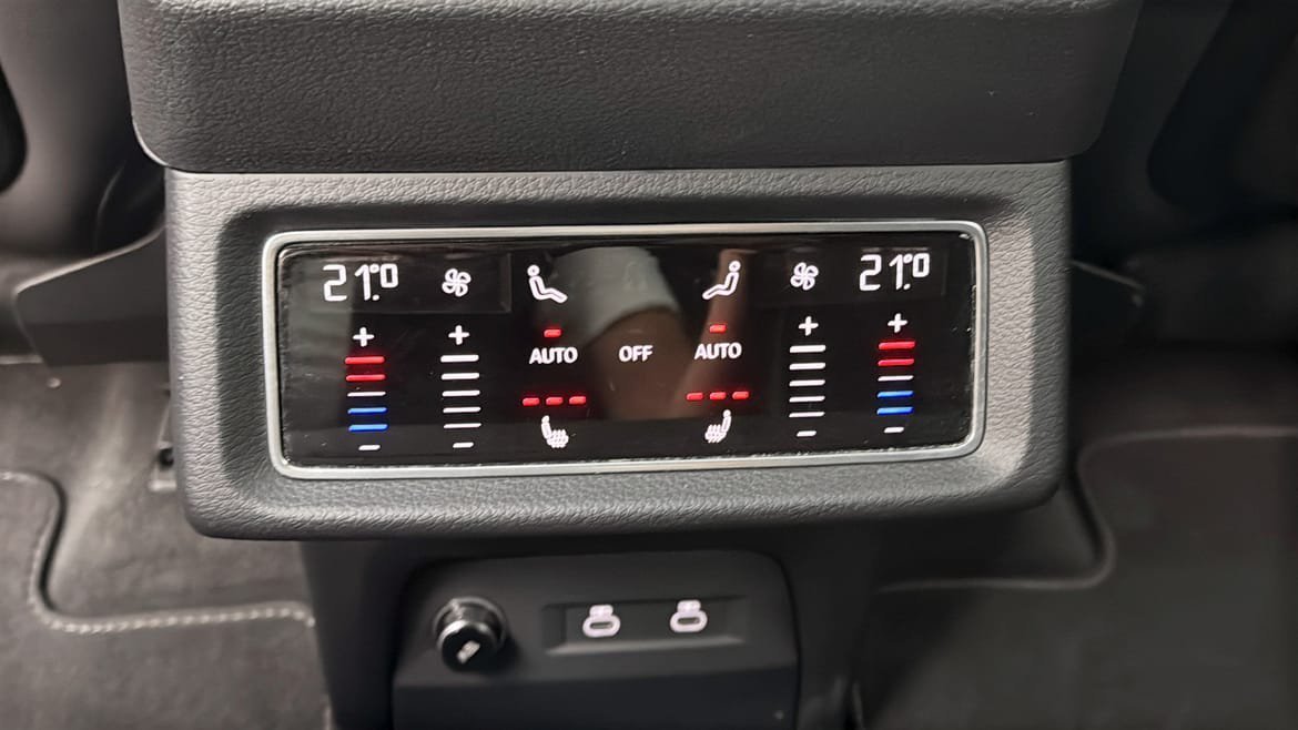 Vehicle Image 26