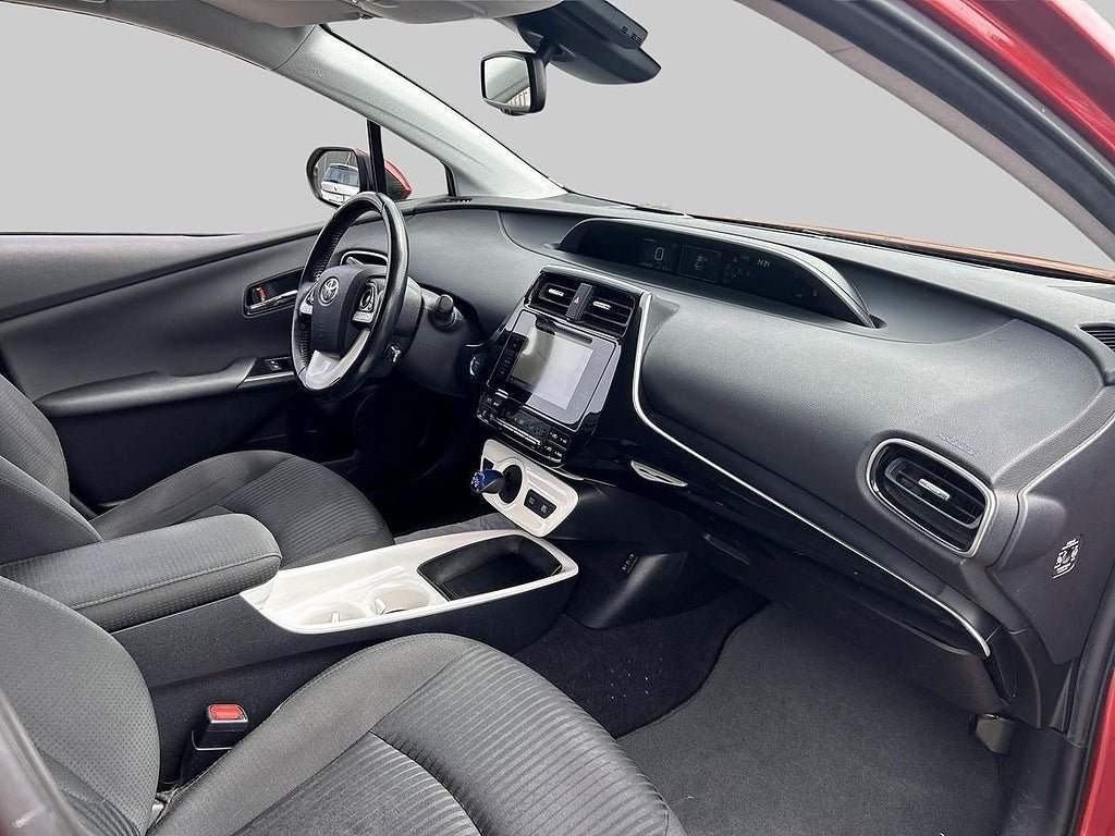 Vehicle Image 9