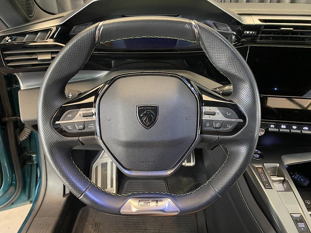 Vehicle Image 32