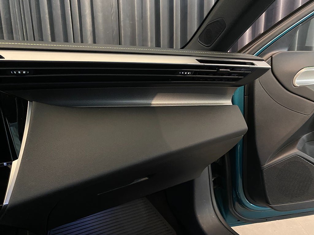Vehicle Image 38