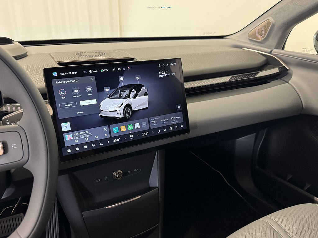 Vehicle Image 9