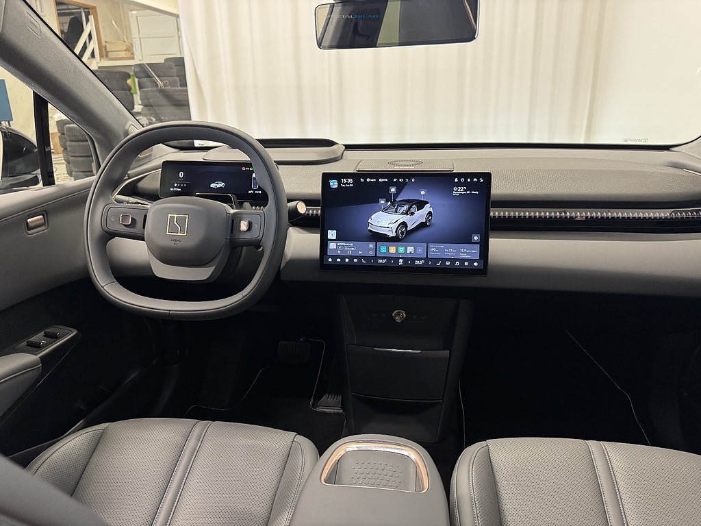 Vehicle Image 15