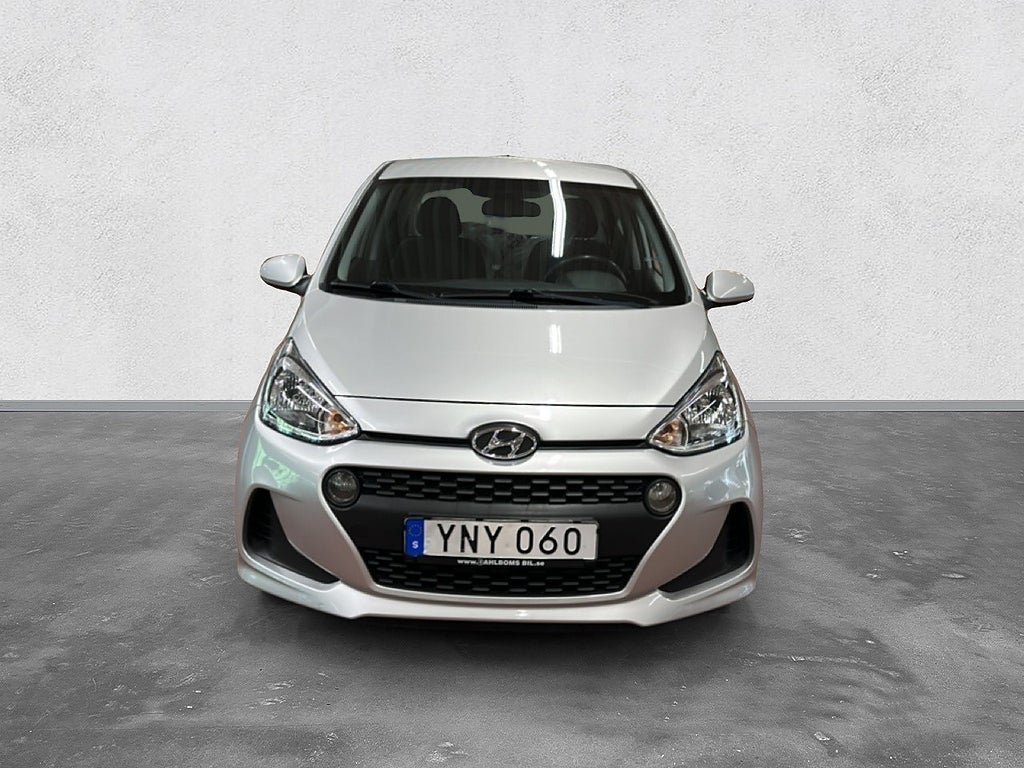 Vehicle Image 8