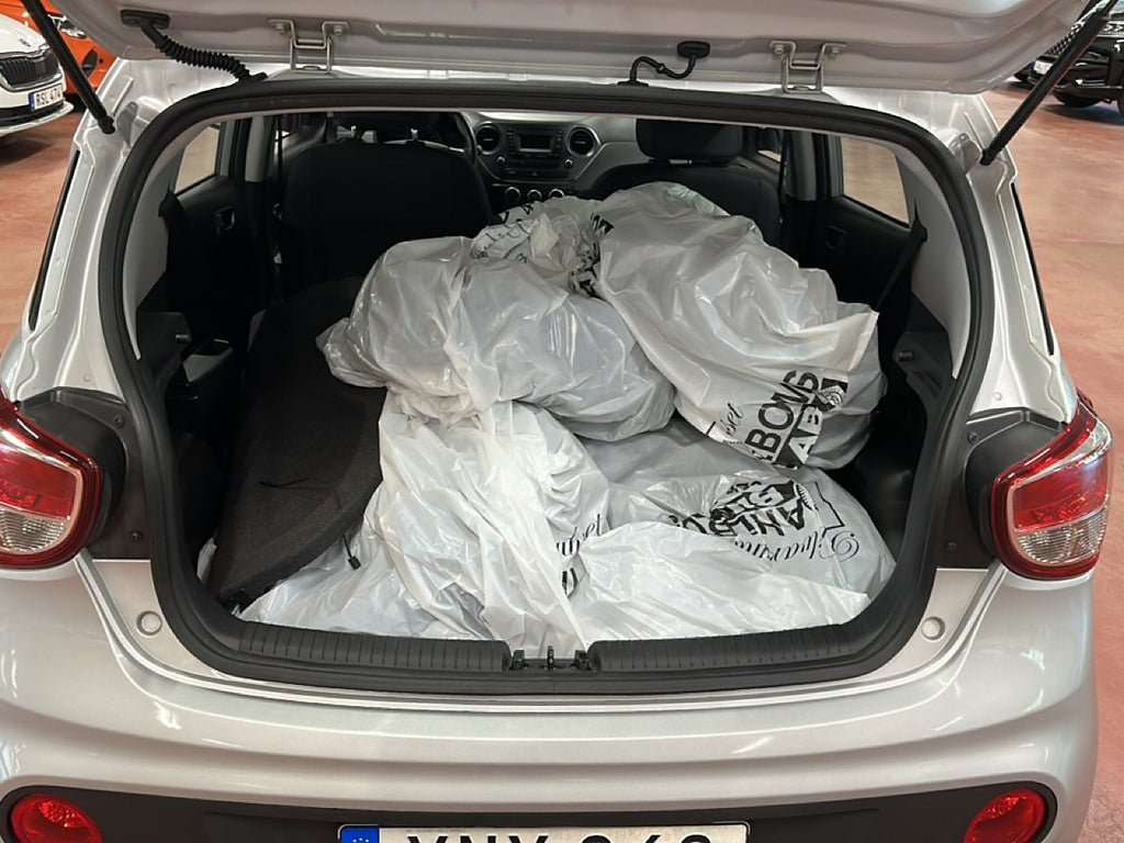 Vehicle Image 9