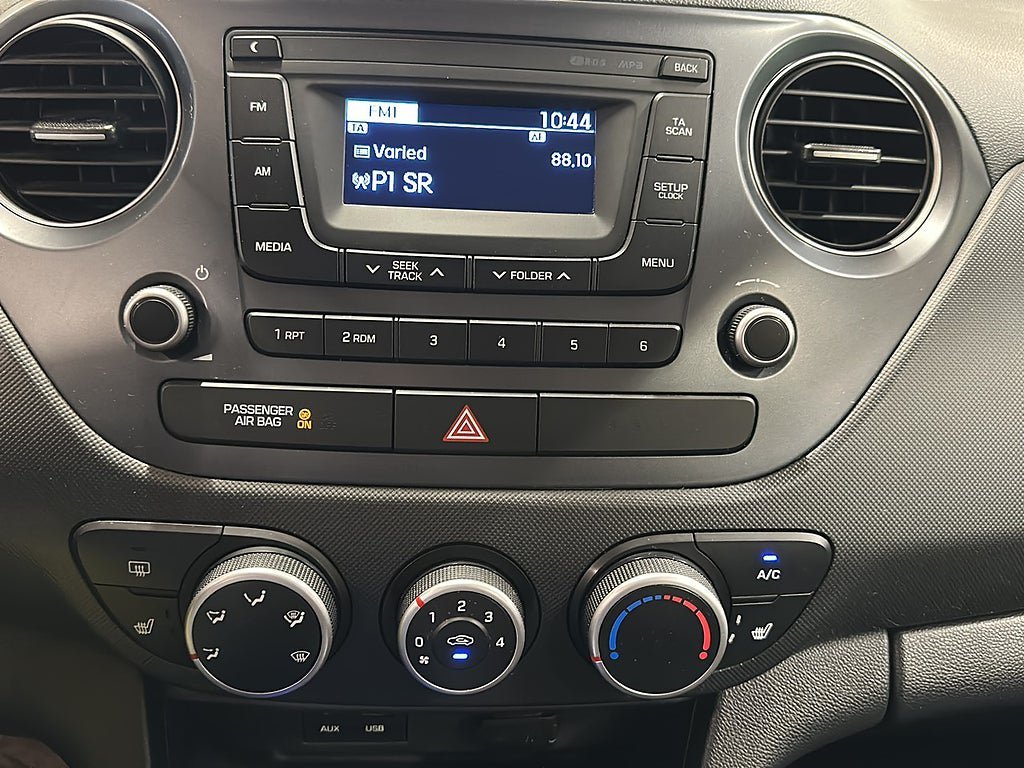 Vehicle Image 15