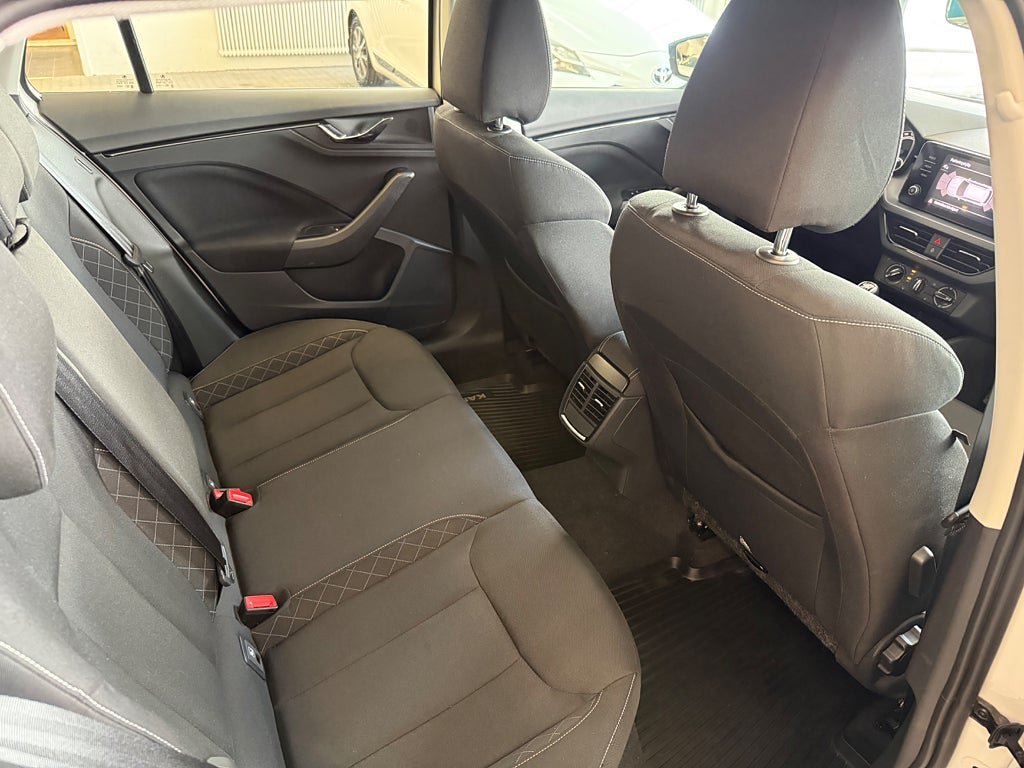 Vehicle Image 21